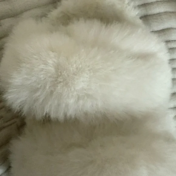 Fluffy White Slippers - bridal slippers - Picture 4 of 4